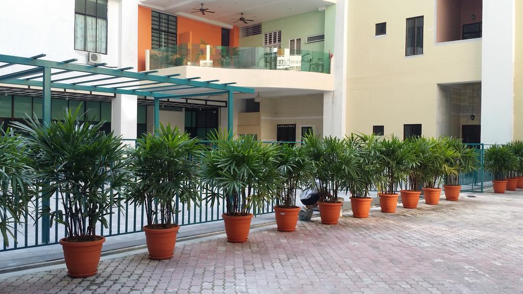 Baguss And Serviced Hotel 3*